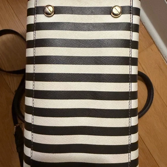 Black and White Striped Handbag Henri Bendel - Picture 4 of 14